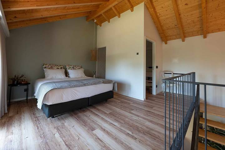 Location de vacances pour 2 personnes, avec jacuzzi et jardin ainsi que sauna et piscine dans Estorãos - 2