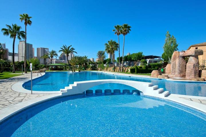 Camping voor 4 personen, with Terras and Tuin as well as Kinderzwembad and Zwembad in Benidorm