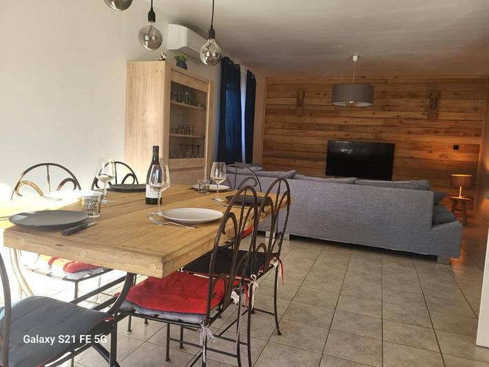 Maison de vacances pour 7 personnes, avec terrasse et piscine, animaux acceptés