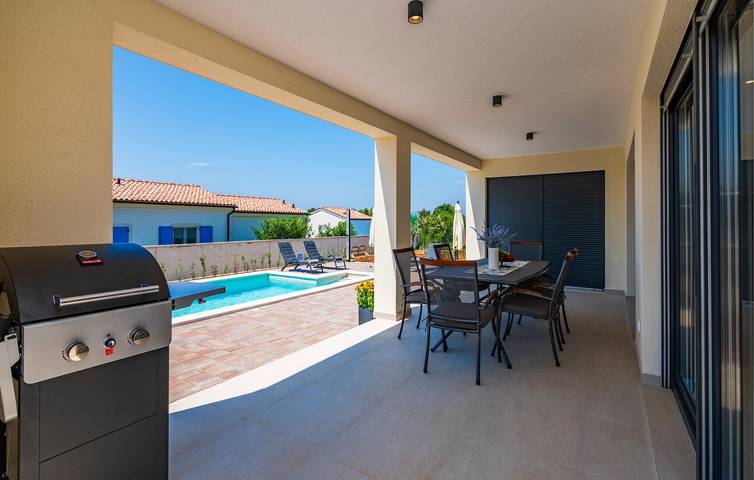 Ferienhaus für 5 Personen, mit Garten und Seeblick in Peroj - 2