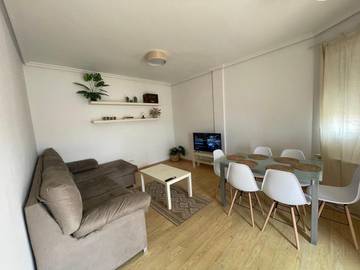 Gîte pour 7 personnes, avec balcon et vue à La Roda