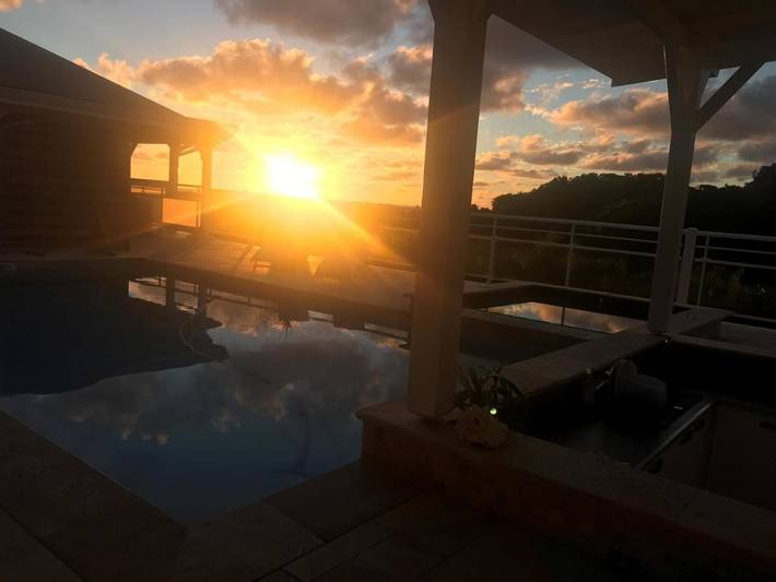 Gîte pour 2 personnes, avec piscine ainsi que jacuzzi et jardin à Petit-Bourg - 2