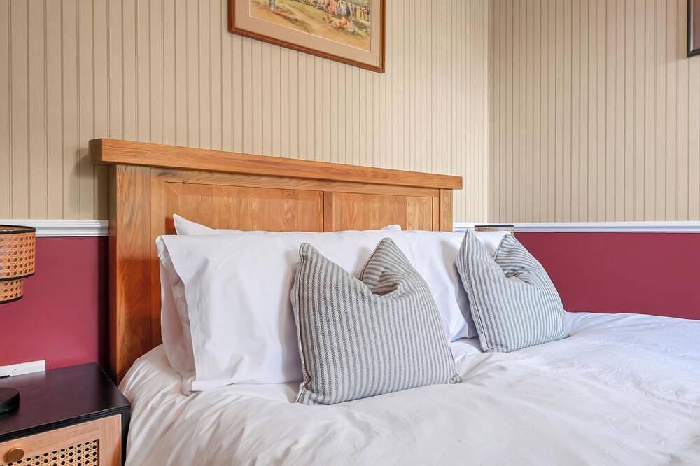 Pools Cottage 5 - The Racquet Room in Warwickshire