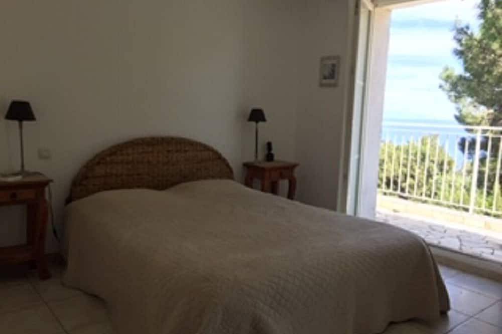 Toda La Villa Con Piscina Y Vista Al Mar Gran Jardin! in Erbalunga, Brando
