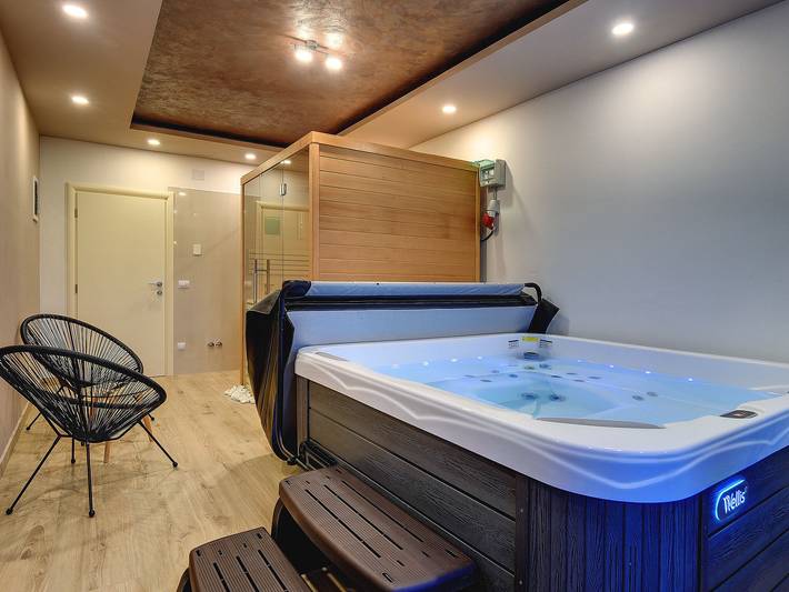 Villa für 10 Personen, mit Whirlpool und Balkon sowie Sauna und Pool, kinderfreundlich in Rovinj - 2
