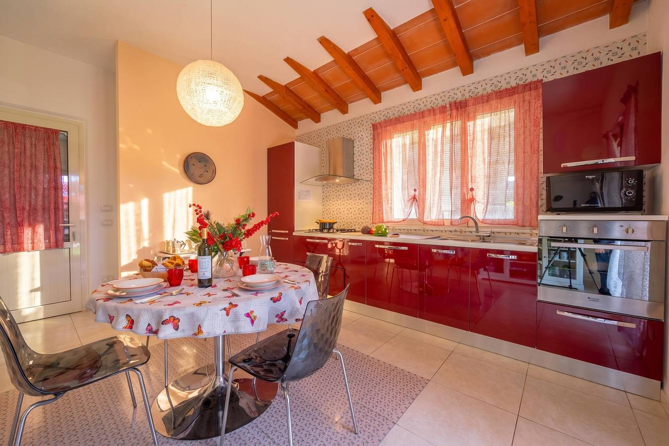 Villa Clara with Outdoor Jacuzzi few km from the Sea in Strettoia, Pietrasanta