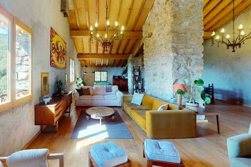 Large Catalan farmhouse in nature with swimming pool, peace and mountain views in Céret, Mediterranean Coast (France)