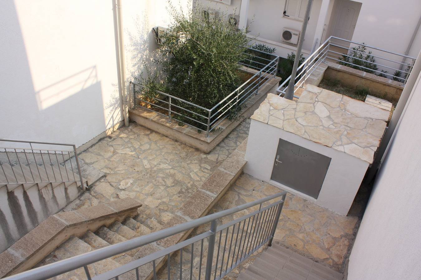 Ganze Wohnung, 2-Zimmer-Ferienwohnung mit Terrasse und Meerblick Necujam, Solta A-5178-a in Necujam, Solta