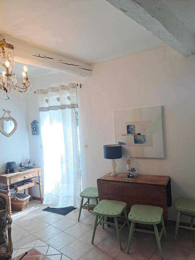 Maison de vacances pour 4 personnes, avec jardin ainsi que jacuzzi et piscine, animaux acceptés