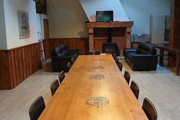 Gîte pour 12 personnes, avec jardin à La Pesse