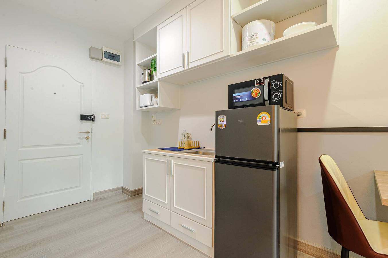 Hel ferieleilighet, 1 Br 5 Mins Bts Bearing 7-11 and Lotus in Samut Prakan (provins)