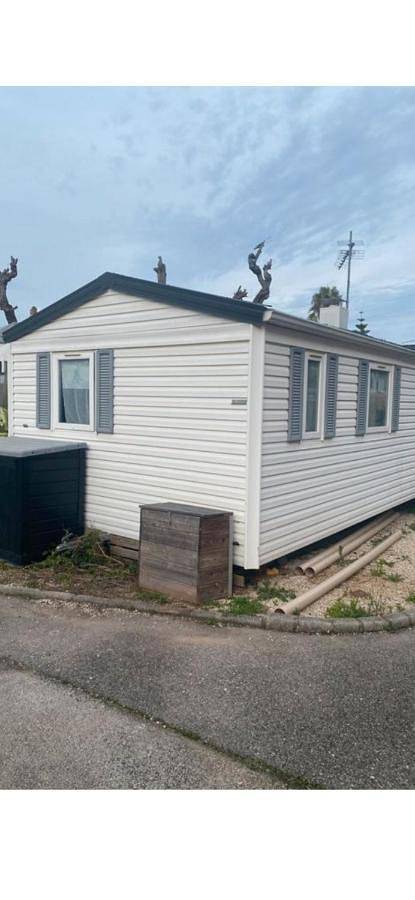 Location de vacances pour 5 personnes, avec terrasse et piscine ainsi que jardin et vue dans Plage de l'Almanarre - 2