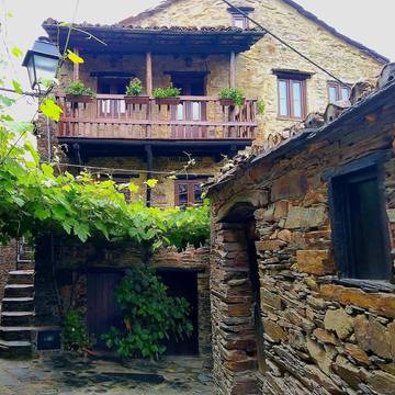 Gîte pour 4 personnes, avec vue et balcon à Lousã