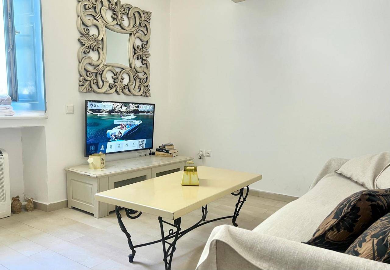 Deluxe Double Room in Hydra