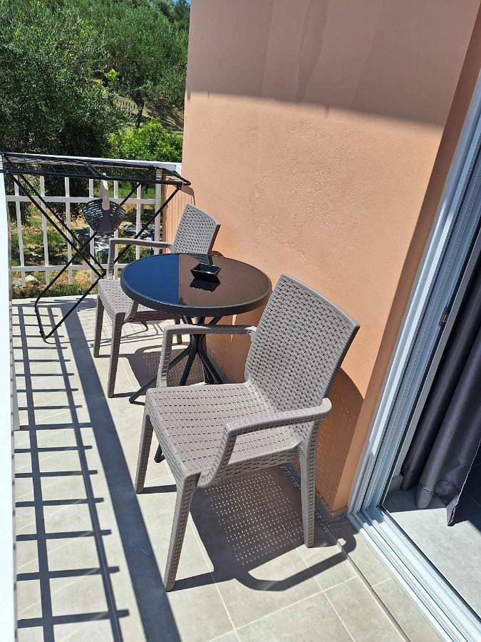 Maison d’hôte pour 3 personnes, avec vue et piscine ainsi que bassin pour enfant et terrasse à Zante - 3
