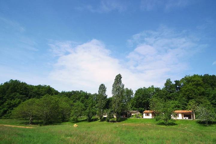 Maison de vacances pour 7 personnes, avec piscine et jacuzzi ainsi que sauna et jardin, animaux acceptés