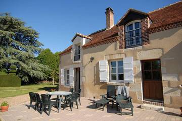 Gîte pour 5 personnes, avec terrasse et jardin à Cangey