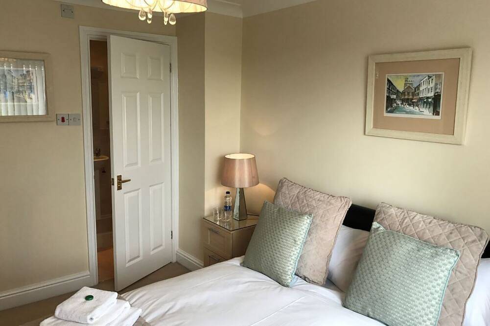 Apartamento entero, Alquiler-Confortable-Baño Privado-Vista al Jardín-Queens Rd Rental: 3 Rooms in Winchester, South Downs