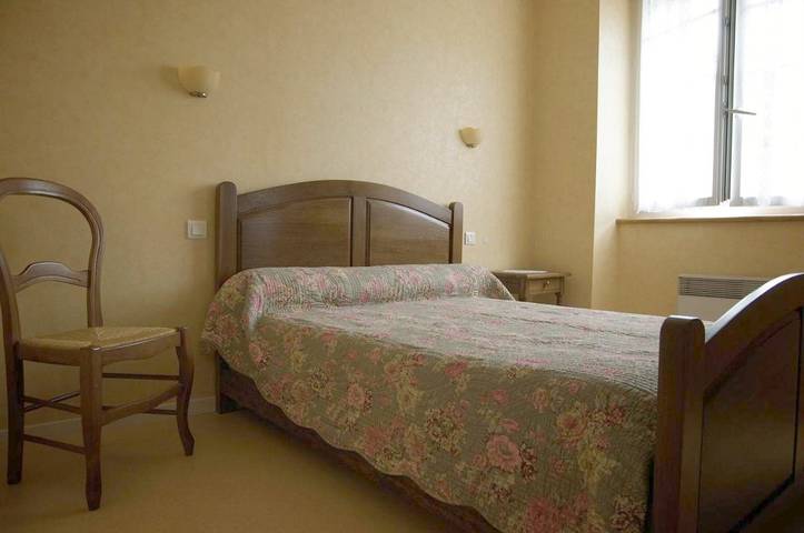 Hôtel pour 3 personnes à Peyrouse - 2