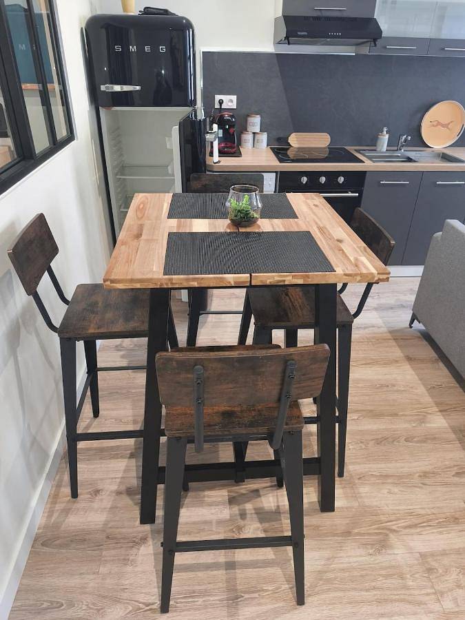 Appartement entier, Apartment - Ground Floor in Yenne, Région de Chambéry