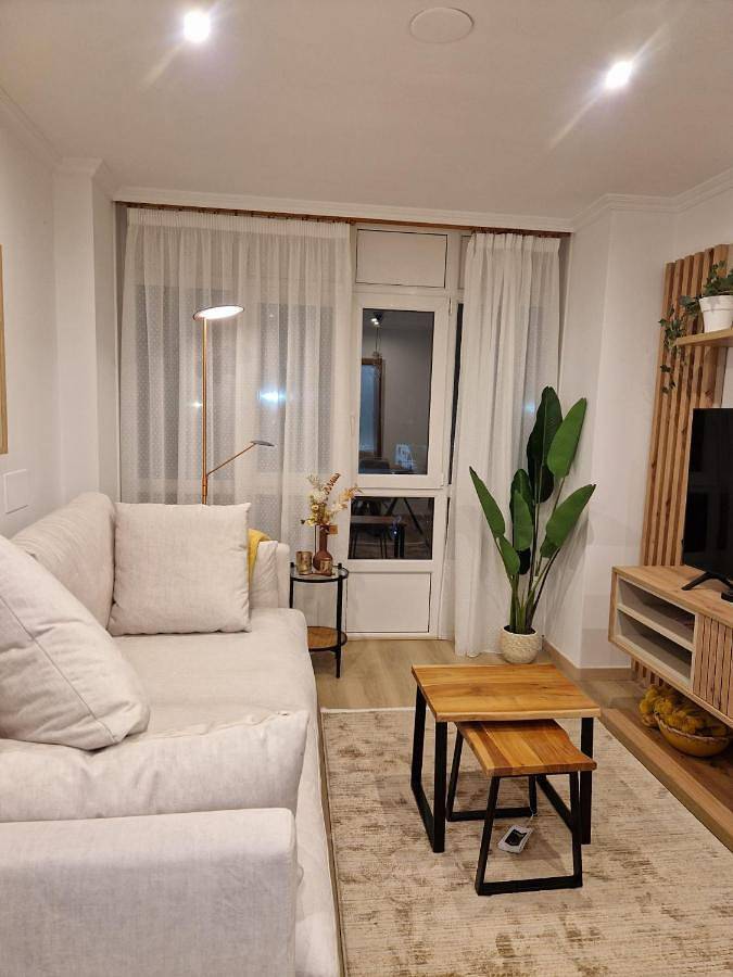 Ferienwohnung für 4 Personen, mit Terrasse und Ausblick sowie Pool - 1
