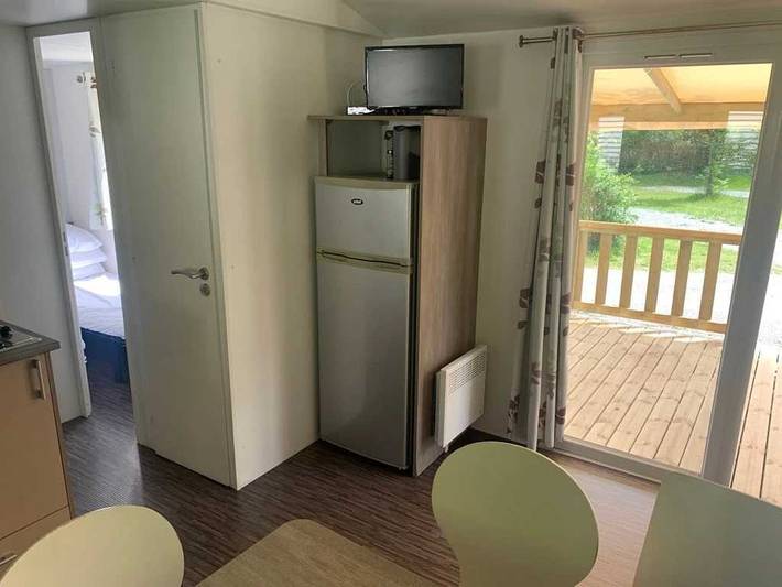 Mobil home pour 6 personnes, avec sauna ainsi que jacuzzi et bassin pour enfant à Thiviers - 4