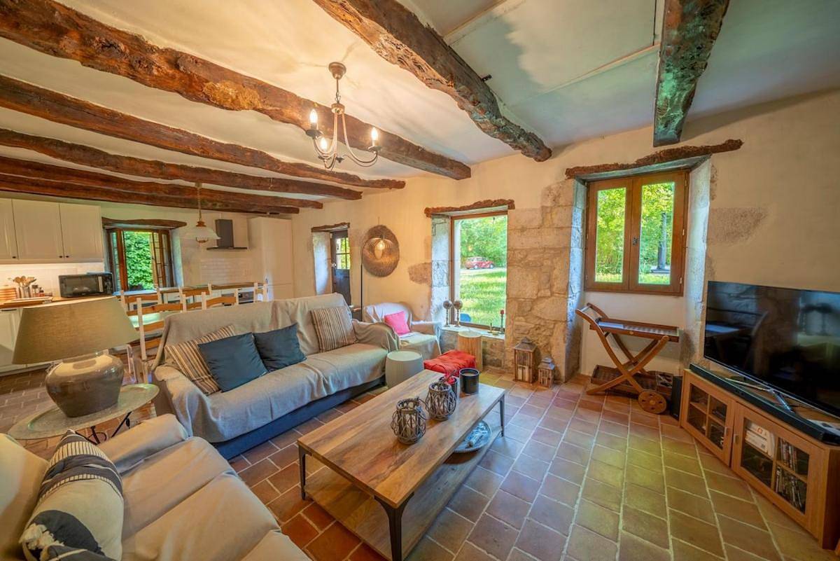 Four-Bedroom House in Vaylats, Quercy