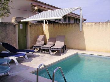 Gîte pour 6 personnes, avec jardin ainsi que terrasse et piscine, animaux acceptés à Graveson