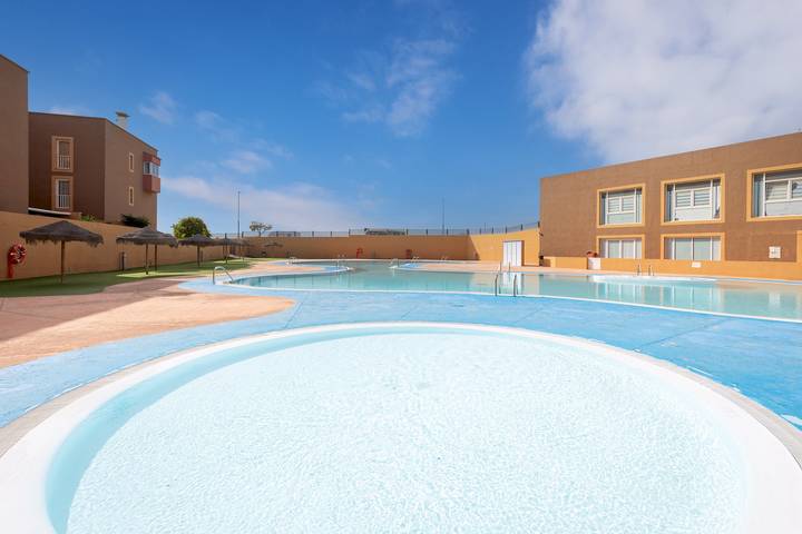 Ferienwohnung für 3 Personen, mit Pool und Terrasse