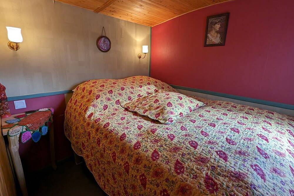 Charming Gypsy Caravan near Epinal with Comfort and Garden Oasis in Sercœur, Épinal e dintorni
