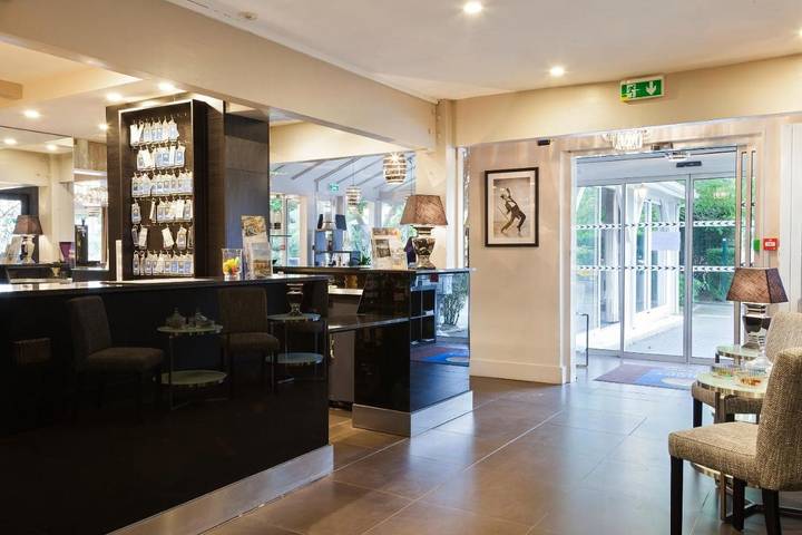 Hôtel pour 2 personnes, avec jardin et terrasse, animaux acceptés à Villebon-sur-Yvette - 2