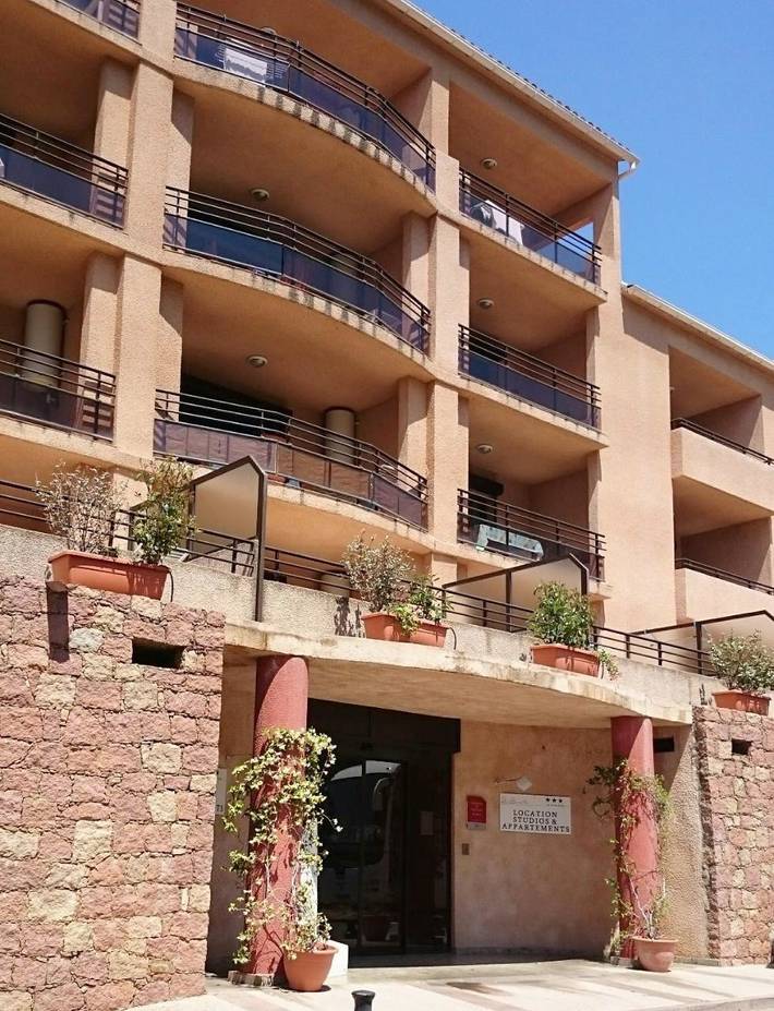 Apartmenthotel für 2 Personen, mit Pool und Terrasse sowie Ausblick - 1