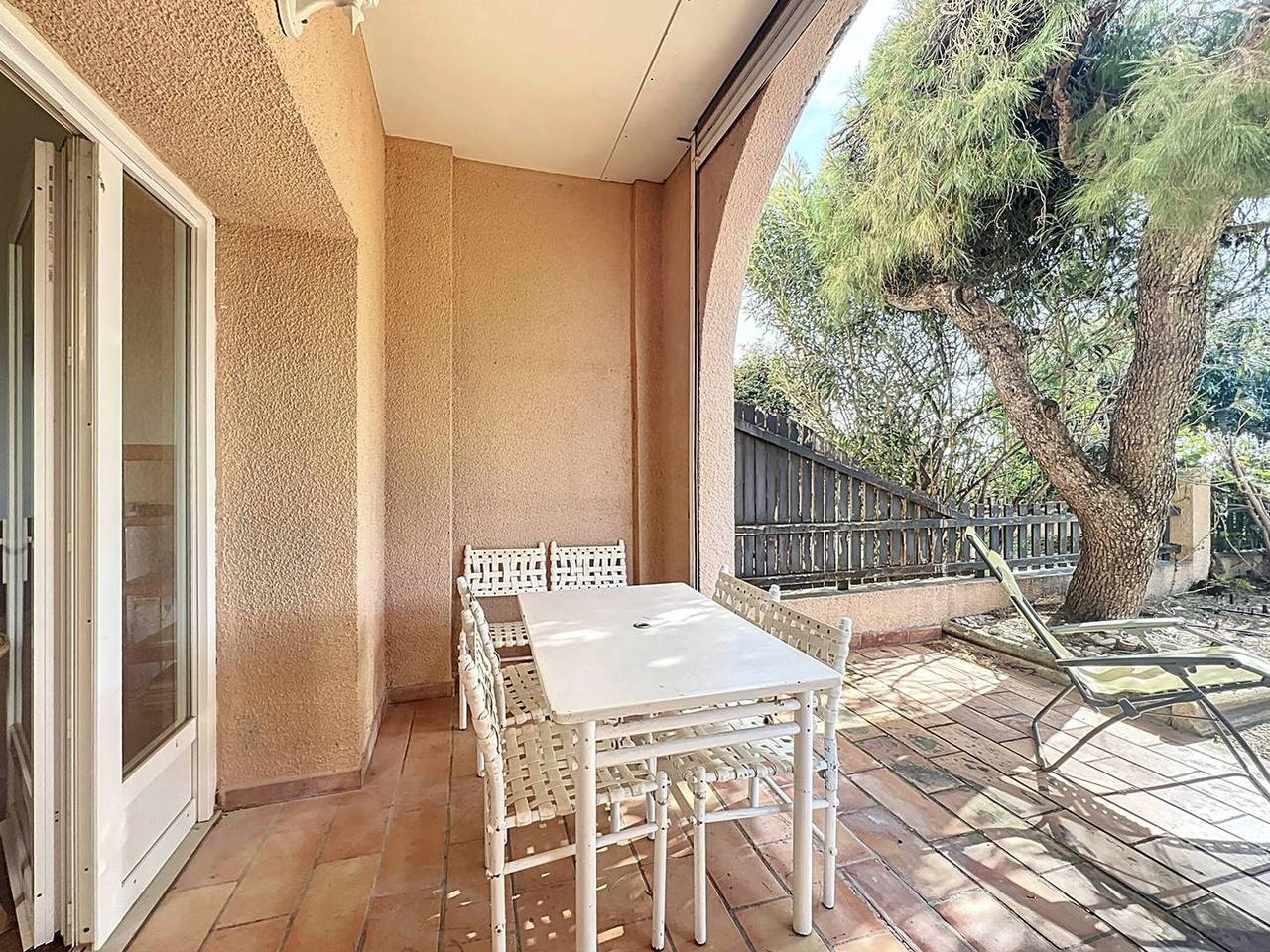 Appartement entier, Appartement T3 avec jardin, accès direct plage in Les Lecques, Saint-Cyr-sur-Mer