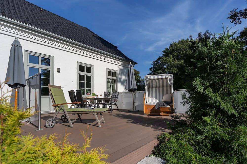 Ganze Wohnung, Neue Ferienwohnung im Herrenhaus, 72qm, exklusiv, Wlan frei, ruhig und zentral. in Vitzdorf, Fehmarn