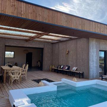 Cottage pour 6 personnes, avec vue ainsi que piscine et jardin, animaux acceptés à Clarensac