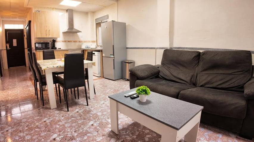 Ferienwohnung für 10 Personen, mit Balkon und Terrasse sowie Ausblick in Burriana