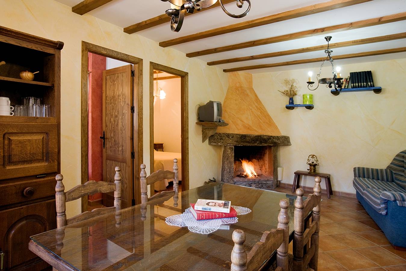 Casa romantica para 2 o 4 personas con jacuzzi in Laroya, Provincia de Almería