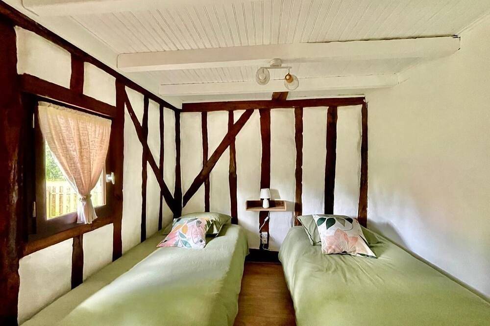 Little Landes house in the heart of the forest in Argelouse, Landes