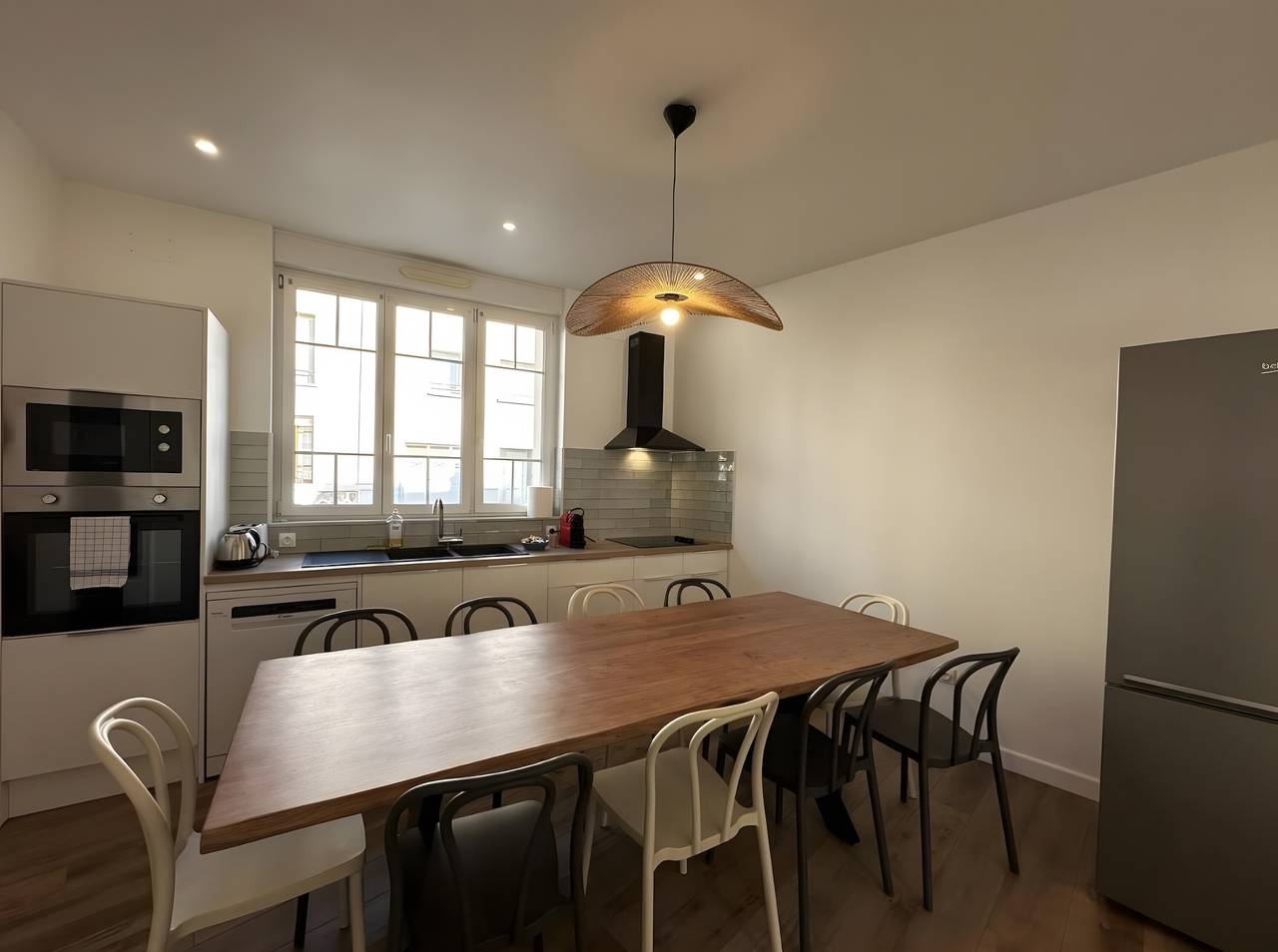 Casa Vacacional de 146 m² cerca del centro con terraza privada y Wi-Fi in Reims, Marne