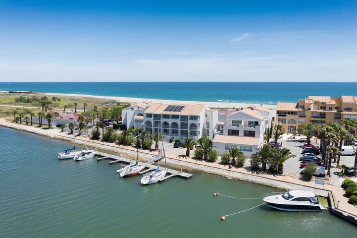 Appart’hôtel pour 6 personnes, avec vue ainsi que piscine et jardin