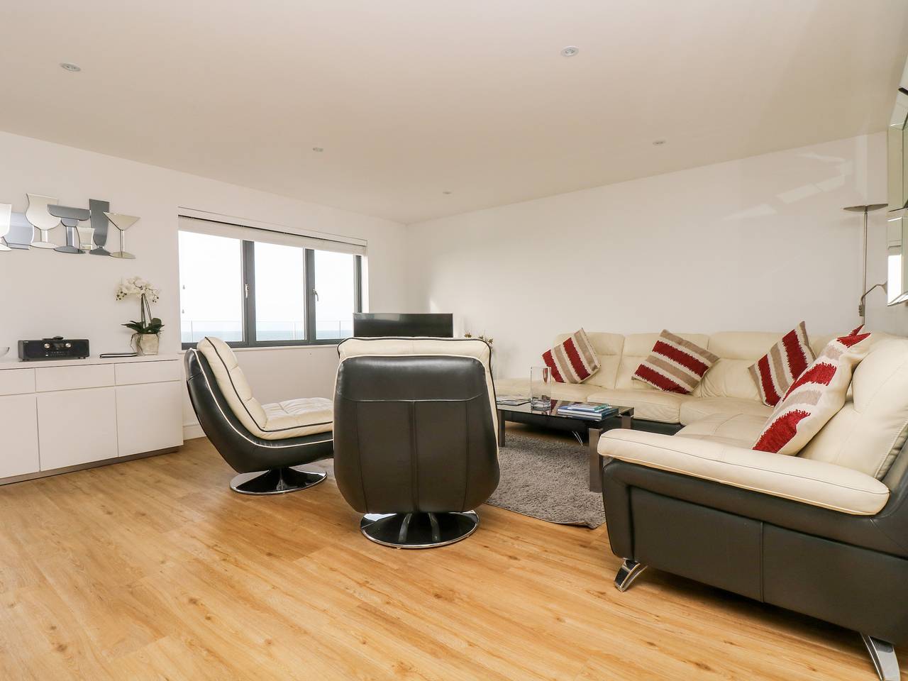 Entire apartment, Praa Waves in Praa Sands, Cornwall