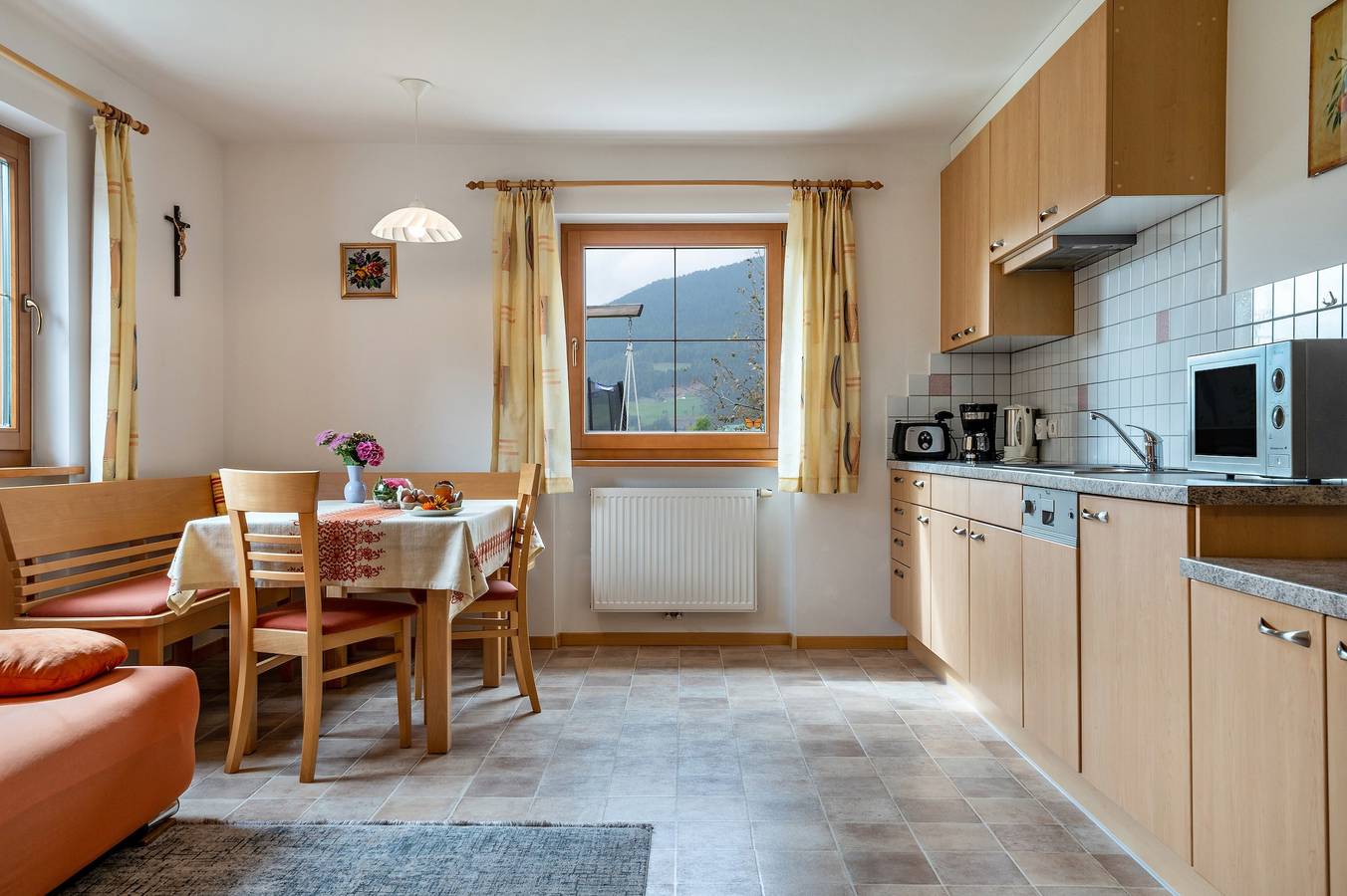 Ganze Wohnung, Ferienwohnung "Obertegghof Schartenblick" mit Bergblick, privater Terrasse und Wlan in Sarntal, Sarntaler Alpen