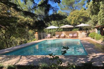 Location de vacances pour 6 personnes, avec jardin et balcon, animaux acceptés à Pierrevert