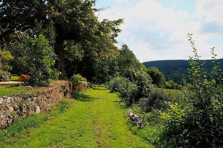 Location de vacances pour 4 personnes, avec jardin et vue, animaux acceptés à Sussac - 2