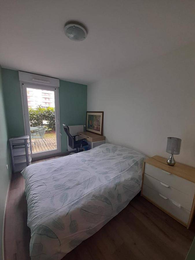 Location de vacances pour 6 personnes, avec jardin à Lognes - 2