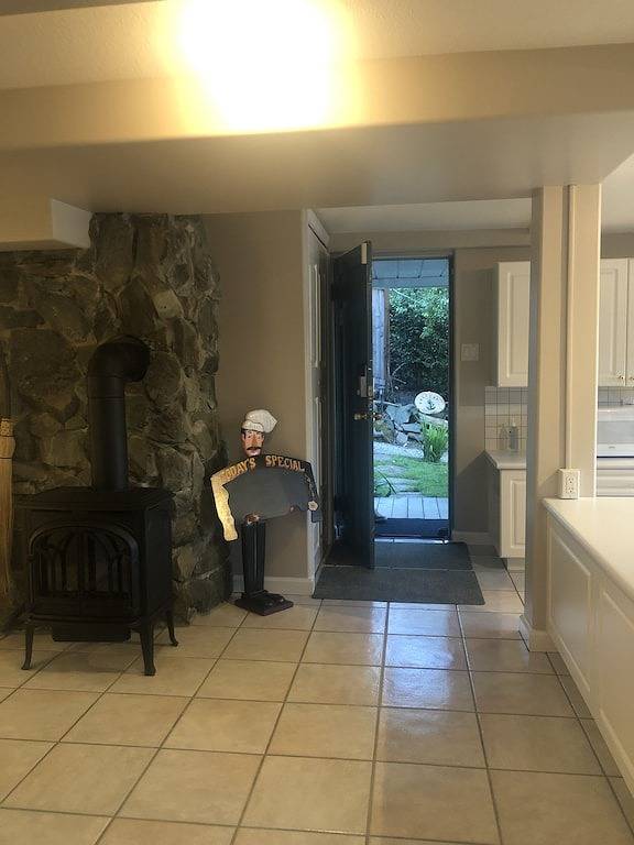 Beachfront Studio auf Maple Bay, Schritte entfernt zu Ihrem eigenen privaten Strand Terrasse in North Cowichan, Cowichan Valley Regional District