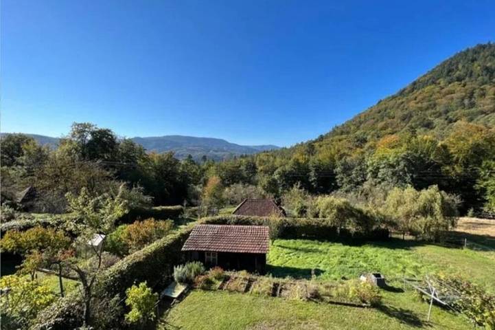 Gîte pour 3 personnes, avec jardin à La Vancelle