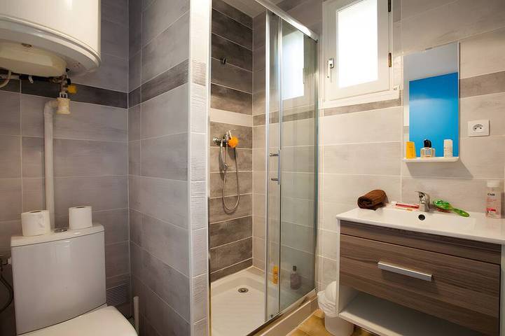 Location de vacances pour 2 personnes, avec jardin ainsi que terrasse et piscine à Calviac-en-Périgord - 3