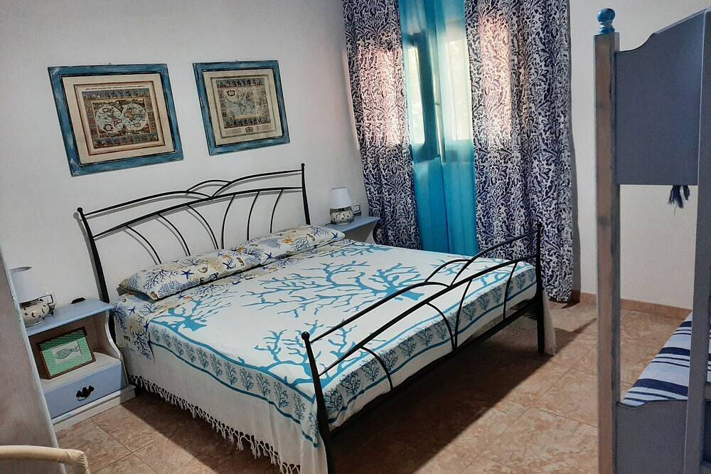 Panoramic villa with swimming pool, facing the sea in Arbus (Municipality), Campidano di Terralba