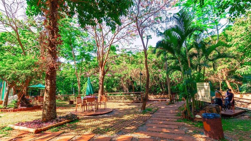 Casas e apartamentos de temporada para 6 pessoas, com jacuzzi e jardim em Rio Quente